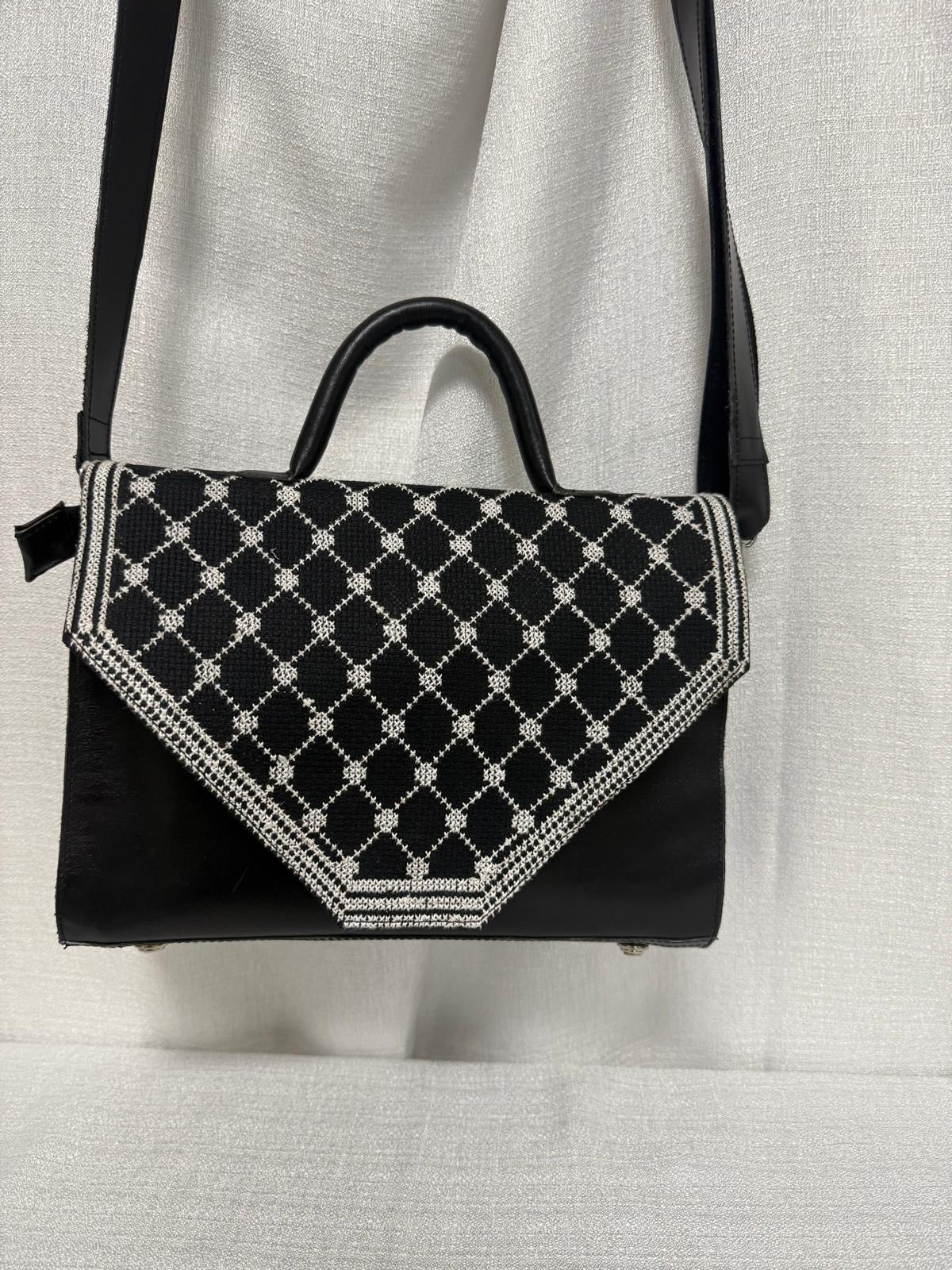 Inverted Kufiya Real Leather Purse