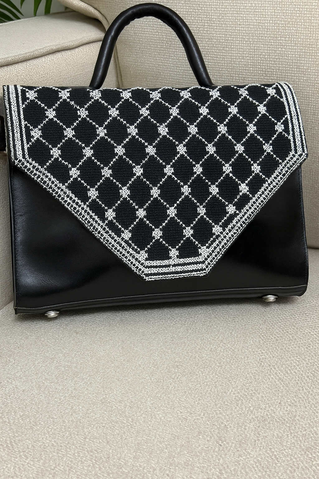 Inverted Kufiya Real Leather Purse